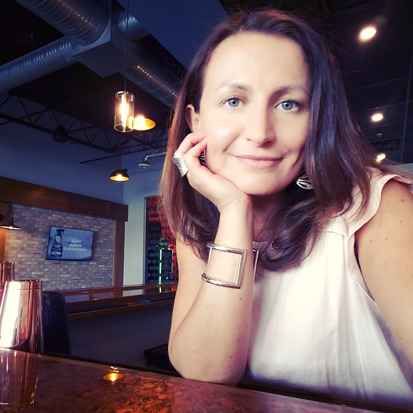 Meet your Posher, Raluca - Picture 2 of 2